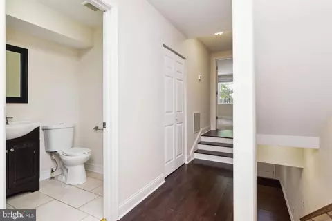 103 Scott St, Baltimore, MD 21201 photo 15