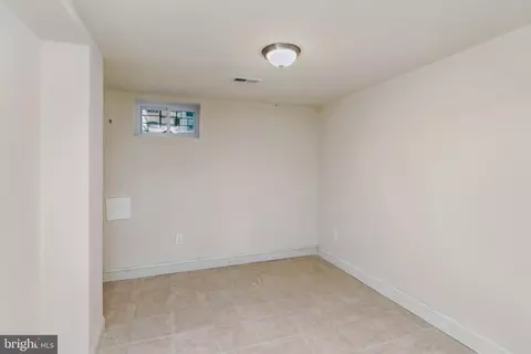 103 Scott St, Baltimore, MD 21201 photo 9