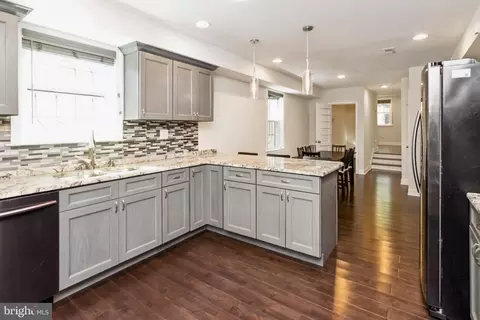 103 Scott St, Baltimore, MD 21201 photo 3