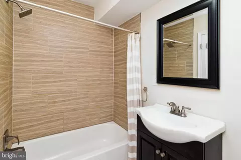 103 Scott St, Baltimore, MD 21201 photo 17