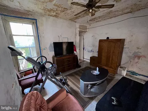 2267 Madison Ave, Baltimore, MD 21217 photo 4