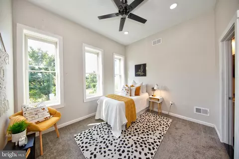 2416 E Chase St, Baltimore, MD 21213 photo 31