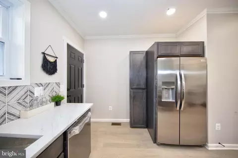 2416 E Chase St, Baltimore, MD 21213 photo 18