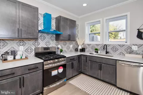 2416 E Chase St, Baltimore, MD 21213 photo 19