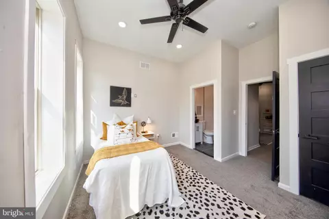 2416 E Chase St, Baltimore, MD 21213 photo 32