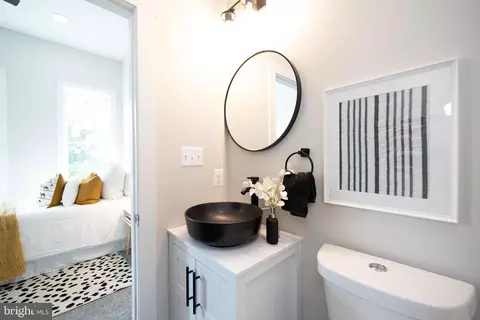 2416 E Chase St, Baltimore, MD 21213 photo 35