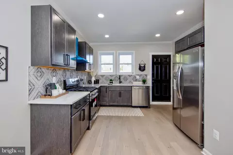 2416 E Chase St, Baltimore, MD 21213 photo 14