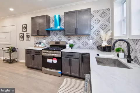 2416 E Chase St, Baltimore, MD 21213 photo 16