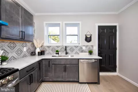 2416 E Chase St, Baltimore, MD 21213 photo 15