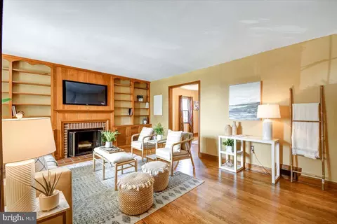 1646 Roundhill Rd, Baltimore, MD 21218 photo 2