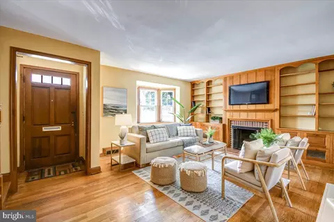 1646 Roundhill Rd, Baltimore, MD 21218 photo 4