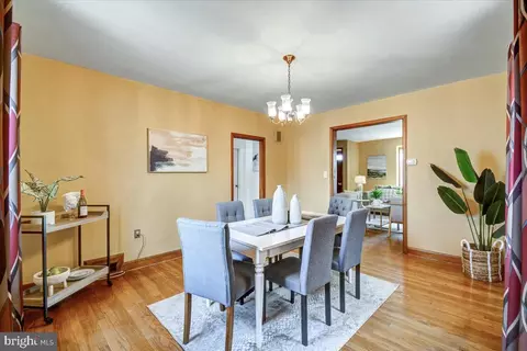 1646 Roundhill Rd, Baltimore, MD 21218 photo 8