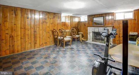1646 Roundhill Rd, Baltimore, MD 21218 photo 17