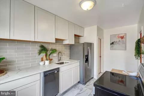 1646 Roundhill Rd, Baltimore, MD 21218 photo 10