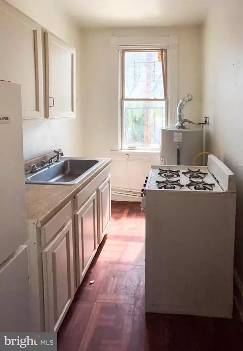 319 E 22nd St, Baltimore, MD 21218 photo 32