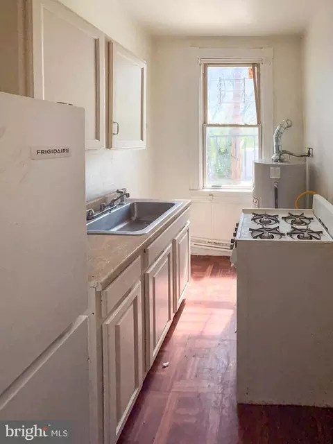 319 E 22nd St, Baltimore, MD 21218 photo 33