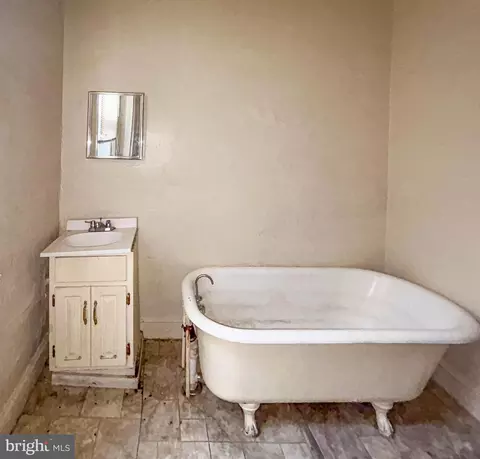 319 E 22nd St, Baltimore, MD 21218 photo 47