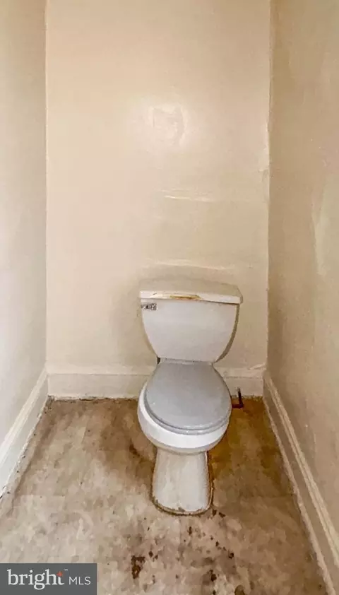 319 E 22nd St, Baltimore, MD 21218 photo 48