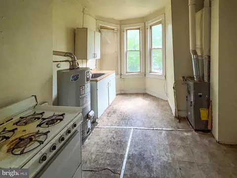 319 E 22nd St, Baltimore, MD 21218 photo 52