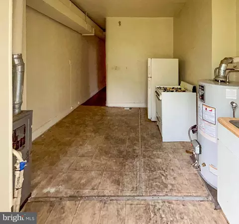 319 E 22nd St, Baltimore, MD 21218 photo 4