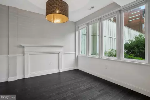 12 E Mount Vernon Pl #3, Baltimore, MD 21201 photo 3