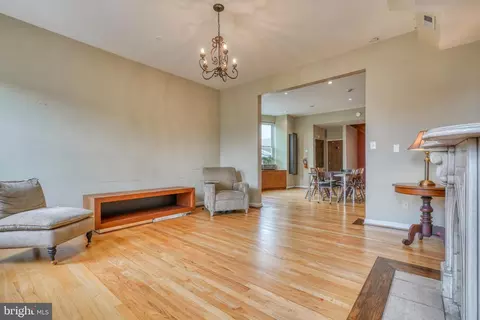 Living - 2920 Elliott St, Baltimore, MD 21224 photo 4 of 5