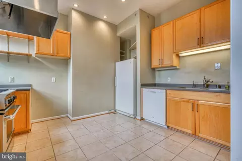 Kitchen - 2920 Elliott St, Baltimore, MD 21224 photo 4 of 7