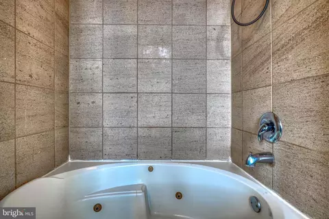 Bath - 2920 Elliott St, Baltimore, MD 21224 photo 6 of 16
