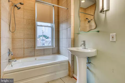 Bath - 2920 Elliott St, Baltimore, MD 21224 photo 12 of 16