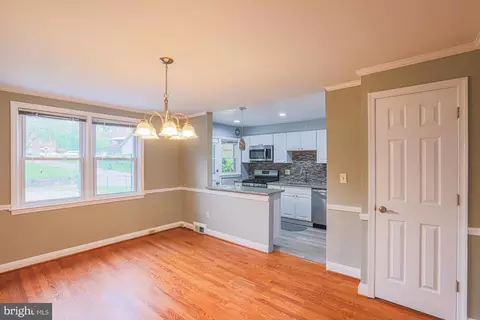 4902 Lindsay Rd, Baltimore, MD 21229 photo 14
