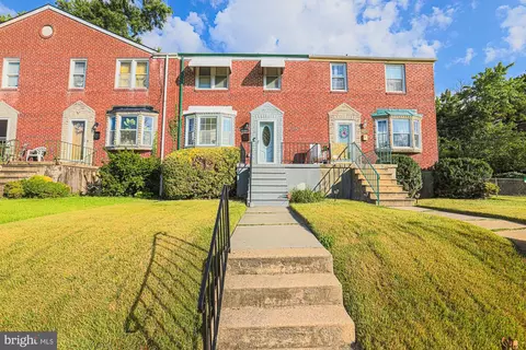4902 Lindsay Rd, Baltimore, MD 21229 photo 3