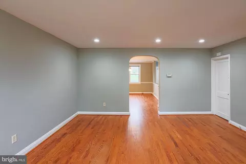 4902 Lindsay Rd, Baltimore, MD 21229 photo 13