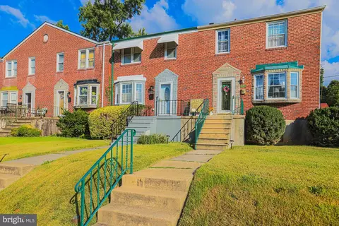 4902 Lindsay Rd, Baltimore, MD 21229 photo 2