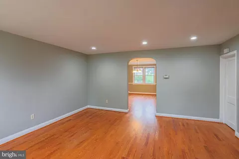 4902 Lindsay Rd, Baltimore, MD 21229 photo 12