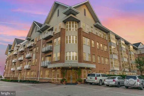 23 Pierside Dr #237, Baltimore, MD 21230