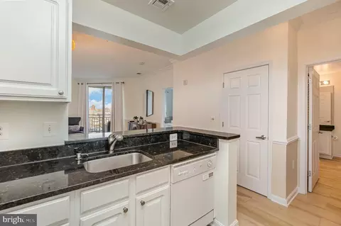 23 Pierside Dr #237, Baltimore, MD 21230 photo 9