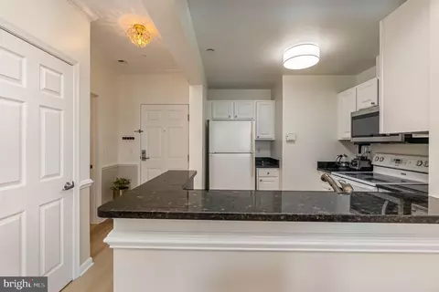 23 Pierside Dr #237, Baltimore, MD 21230 photo 8
