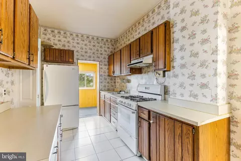 4216 Falls Rd, Baltimore, MD 21211 photo 9