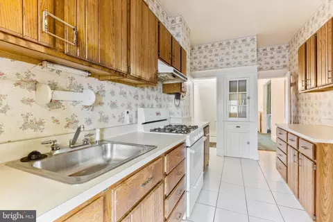 4216 Falls Rd, Baltimore, MD 21211 photo 12
