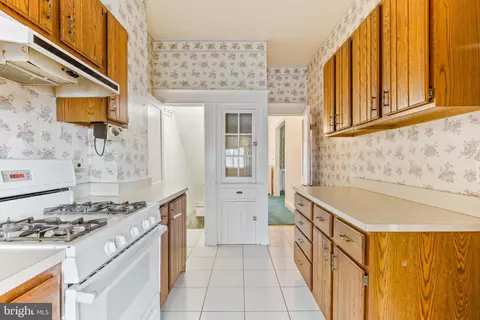 4216 Falls Rd, Baltimore, MD 21211 photo 13