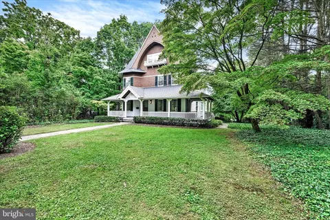 325 Hawthorne Rd, Baltimore, MD 21210 photo 2