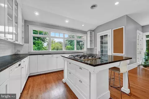 325 Hawthorne Rd, Baltimore, MD 21210 photo 18