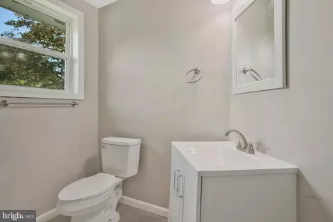 311 E Jeffrey St, Brooklyn, MD 21225 photo 25