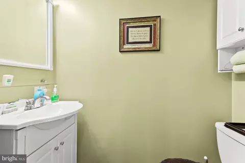 1520 Mcculloh St, Baltimore, MD 21217 photo 8