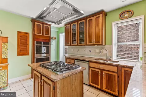 205 S Exeter St, Baltimore, MD 21202 photo 10