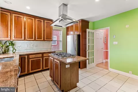205 S Exeter St, Baltimore, MD 21202 photo 11