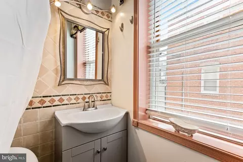 205 S Exeter St, Baltimore, MD 21202 photo 40