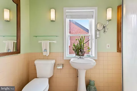205 S Exeter St, Baltimore, MD 21202 photo 14