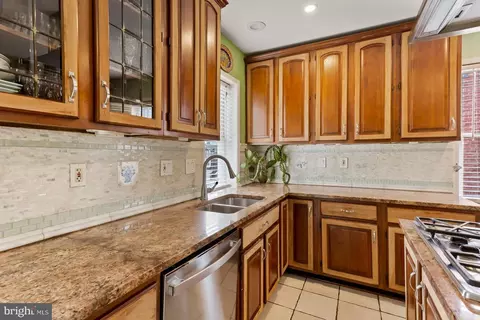 205 S Exeter St, Baltimore, MD 21202 photo 12