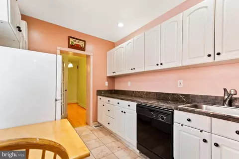 205 S Exeter St, Baltimore, MD 21202 photo 38